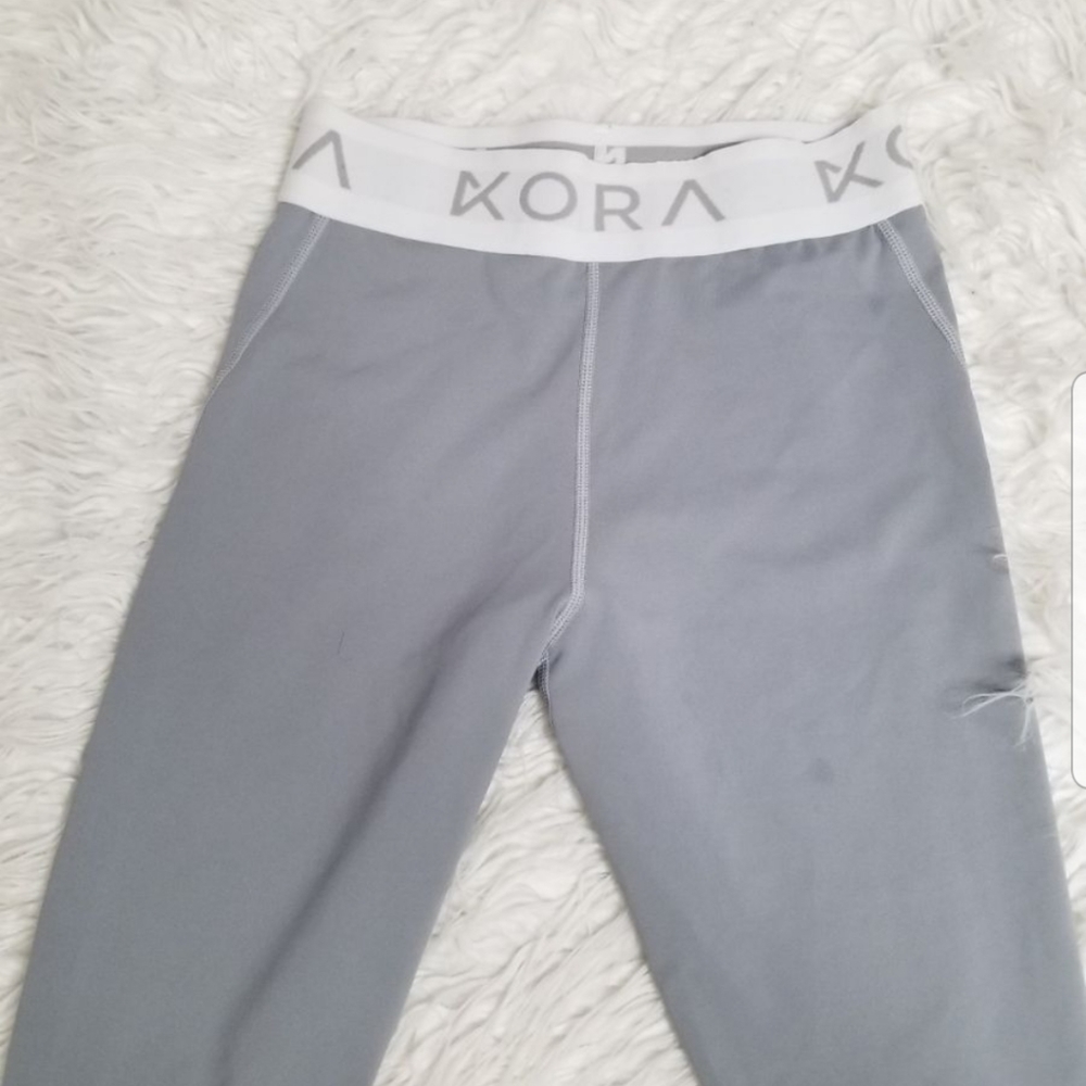 Kora Logo Leggings (Acta)